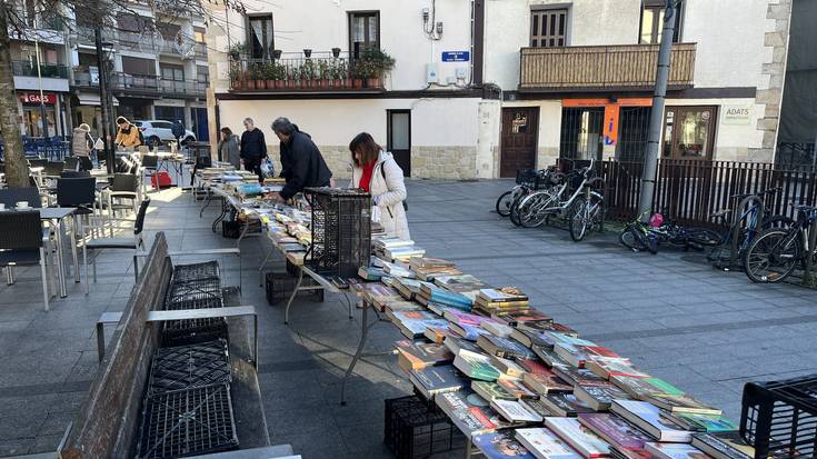 Bigarren eskuko liburu eta diskoak erosteko aukera gaur, Okendo plazan