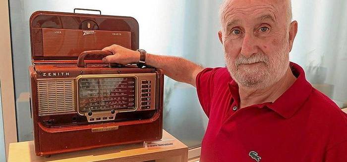 'Sonidos en el recuerdo / Soinuak gogoan' antzinako irratien erakusketa zabaldu du Javier Solerrek