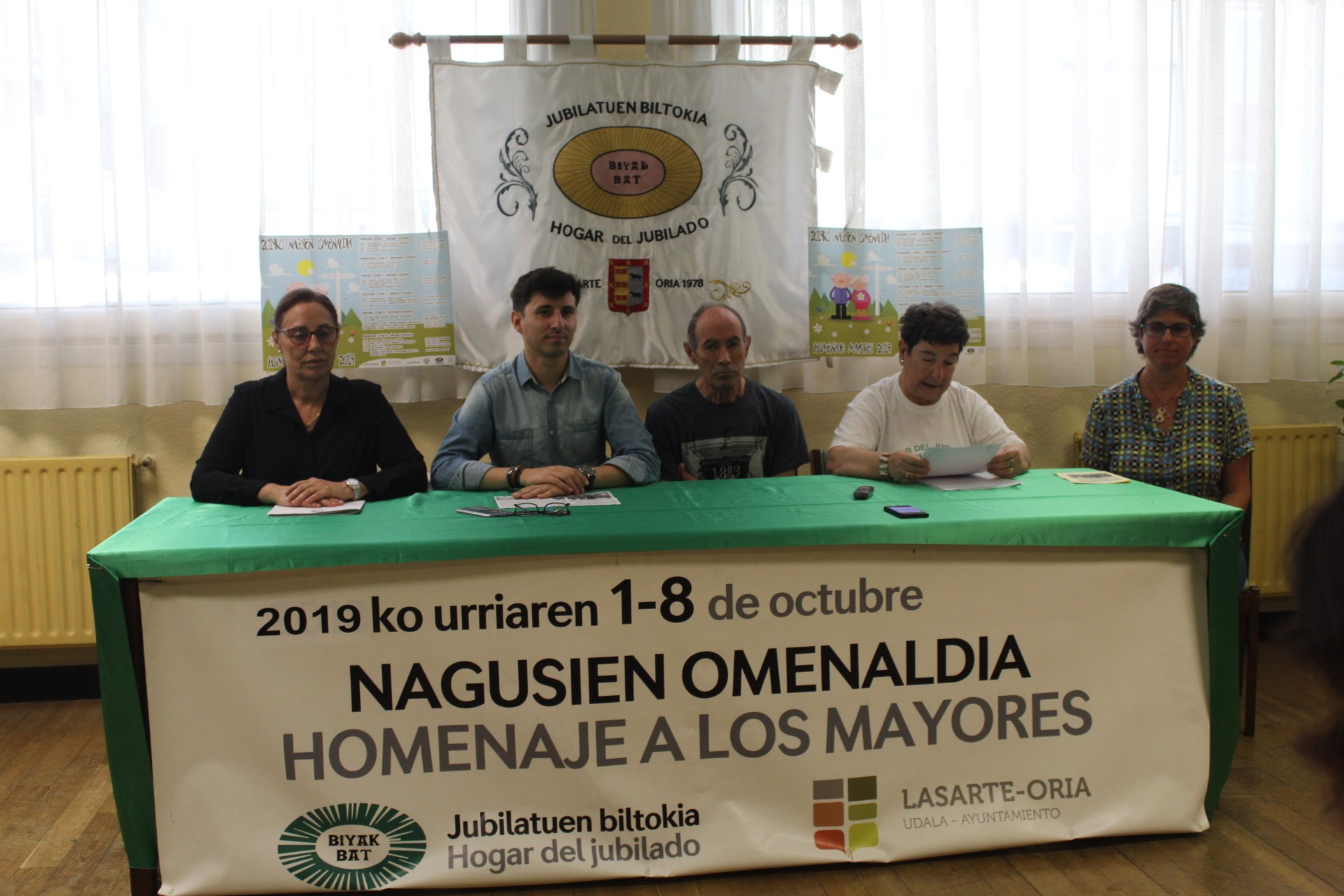 Adineko pertsonen omenezko astea, urrian
