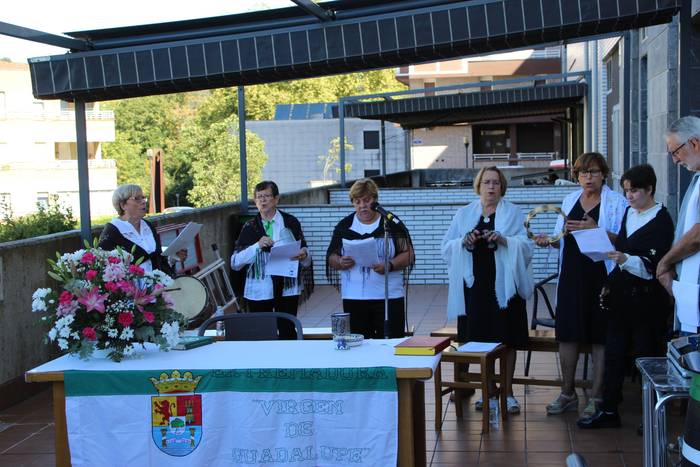 Guadalupeko Ama Birjinaren eta Extremadurako Egunaren jaiak: meza