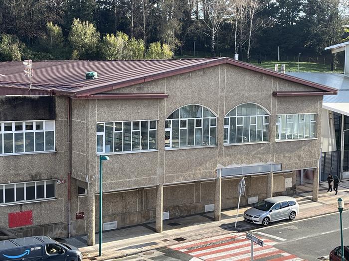 Kiroldegiko igerilekua itxita dago