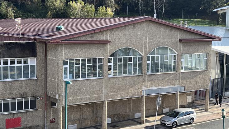 Kiroldegiko igerilekua itxita dago