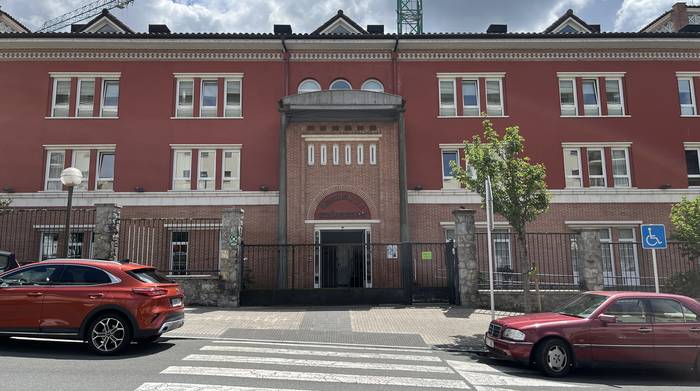 Concepcion Pielago Recio herritarra zoriondu dute 100 urte bete dituen egunean