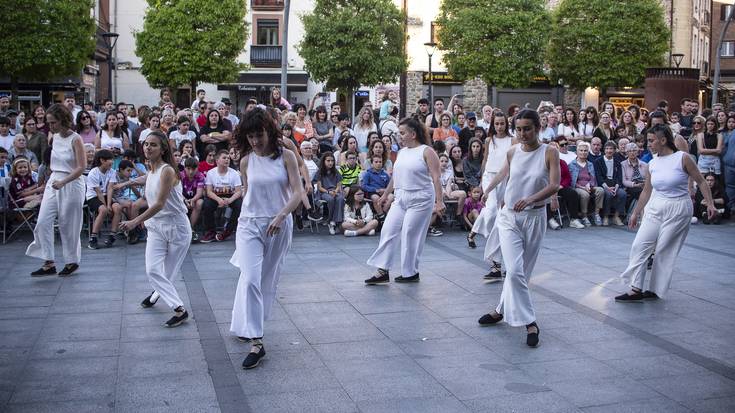 Dantzaren Nazioarteko Eguna ospatuko dute asteazkenean Okendo plazan