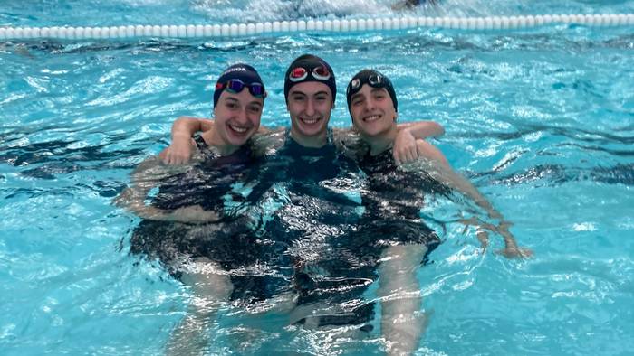 Buruntzaldea IKTko igerilariek junior mailako lau domina jantzi dituzte Euskal Herriko txapelketan