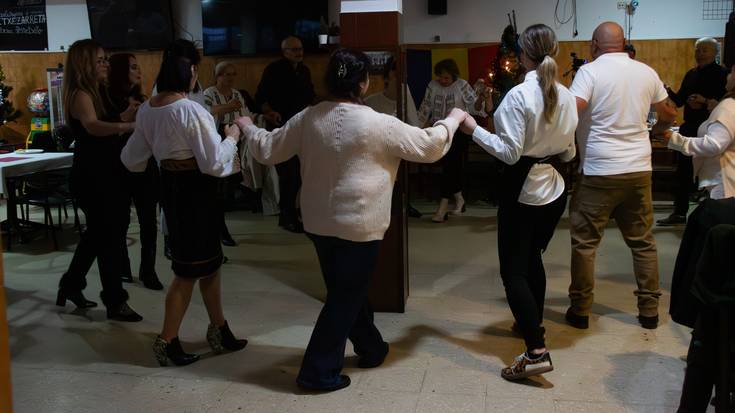Errumaniaren Eguna ospatu du Decebal Elkarteak