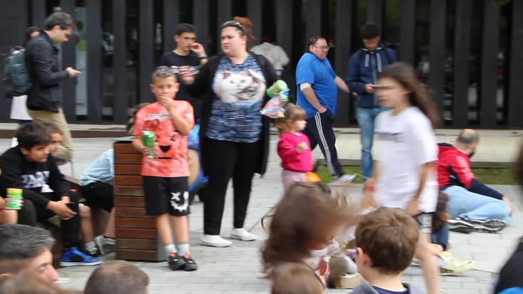 Saito gimnasioko lagunek dantza erakustaldia egin dute Jaizkibel plazan