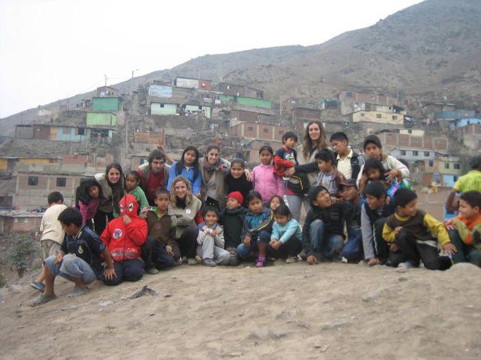 “Kontraste handiko herrialdea da Peru”