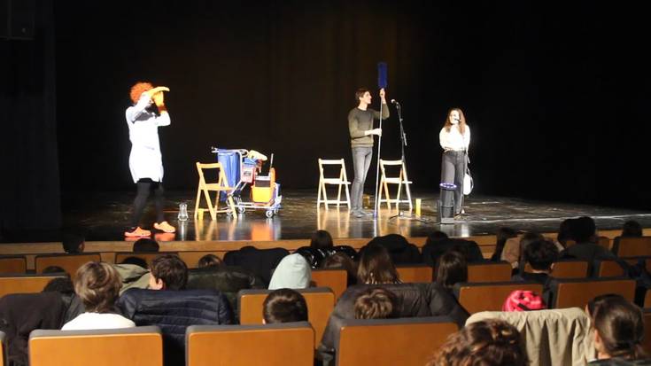 'Garbitzailearena' emanaldia ikustera joan dira herriko ikastetxeetako gazteak