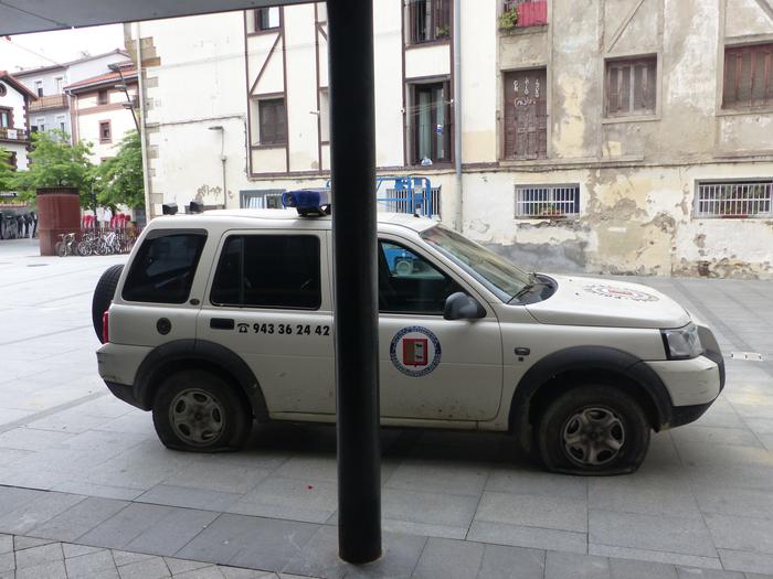 Udaltzaingoaren auto bati eraso egin diotela salatu du udalak