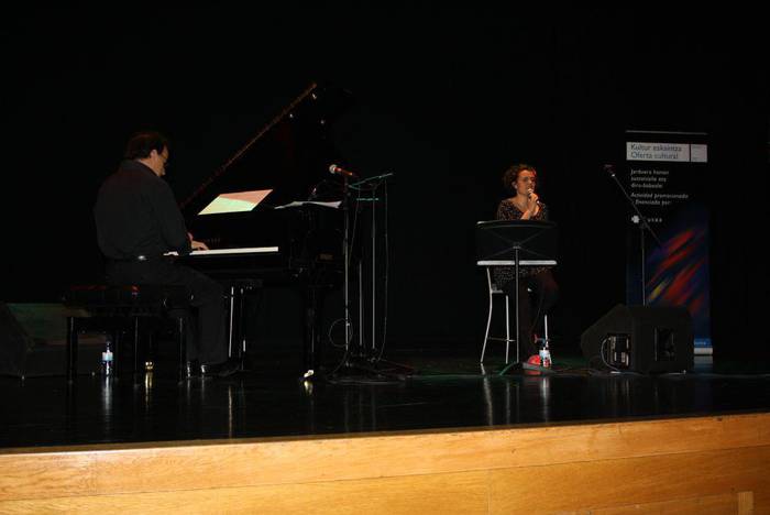 Pianoa eta ahotsa uztartuz
