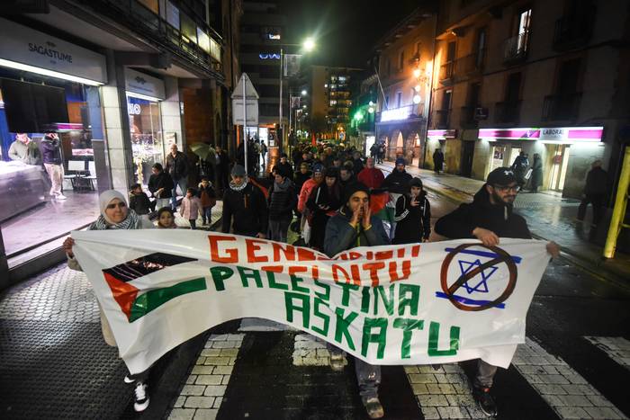 Palestinaren alde manifestatuko dira gaur, 19:00etatik aurrera