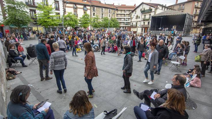Preso lasarteoriatarrei "elkartasuna, gertutasuna eta babesa", Okendo plazan