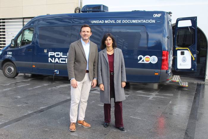 NANa eta pasaportea egiteko edo berritzeko zerbitzu mugikorra indartuko dute