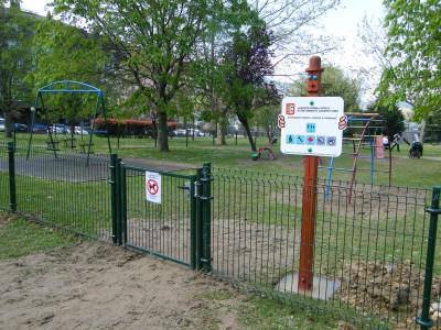 Atsobakarreko parkeak itxituta berria du