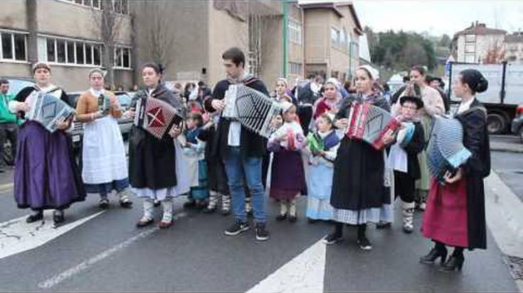 Loidibarrengo pilotalekuan hasi du kalehira Lasarte-Oriako Olentzerok 
