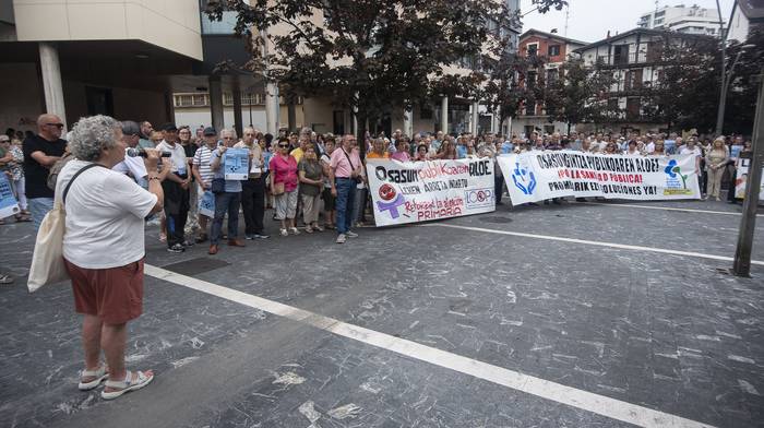 "Osasungintzaren narriadura planifikatuaren aurka" mobilizatuko dira bihar
