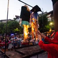 Santa Ana eguna: parodia