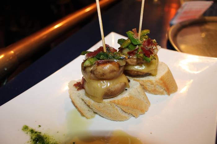 Punta-puntako pintxoak herrian