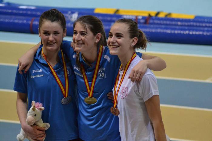 Brontzezko domina irabazi du Eneritz Bustok Espainiako pista estaliko txapelketan