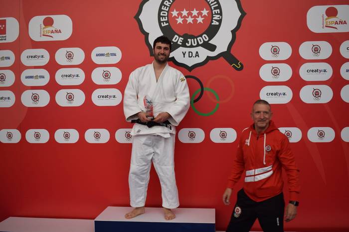 Asier Sagasti podiumeko gorenera igo da beterano kopan