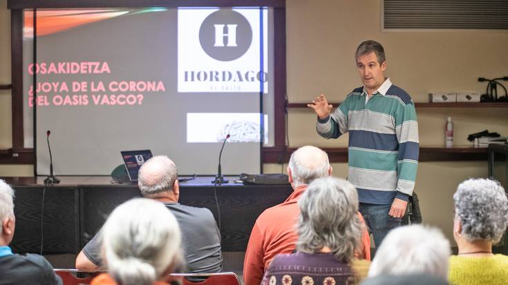 'El Pradalismo' liburua aurkeztuko du gaur Ahoztar Zelaieta ikerketa kazetariak