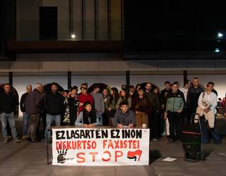 Buruntzatik Teresategira Lasarte-Oria "antifaxista" eta "askea" aldarrikatu dute