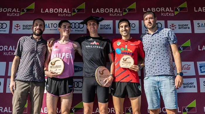 Jon Presa Herranz herritarra Hiru Hondartzak kroseko podiumean izan da