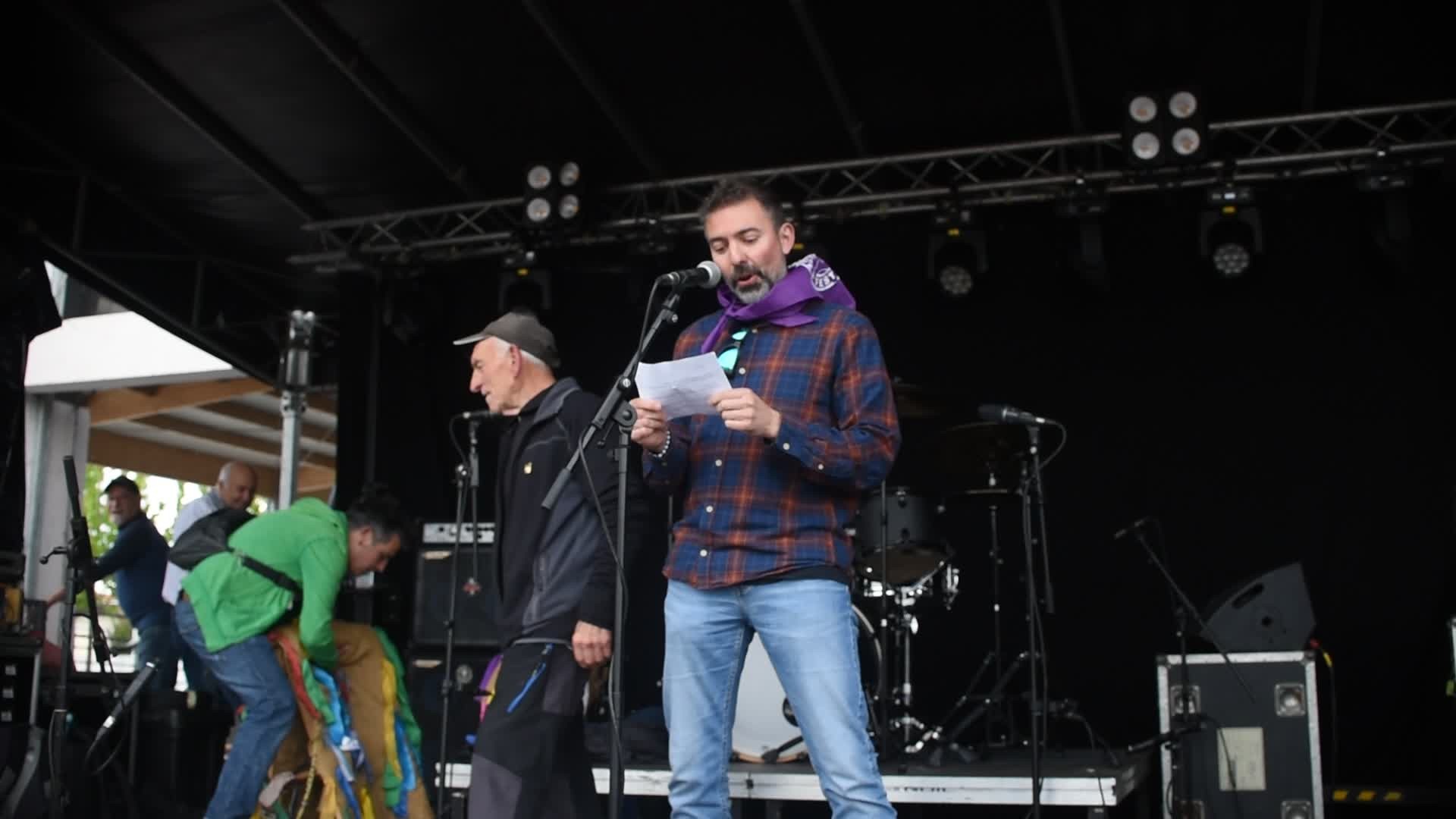 Galiziatik etorritako David Pena auzotarrak irakurri du jaietako pregoia