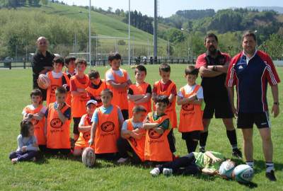 Beltzak-Ostadar Errugby eskolako kideak Zarautzeko Topaketetan