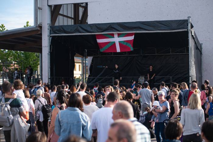 Zabaletako jaiak: goxorraketak, buruhandiak eta festetako dantzak