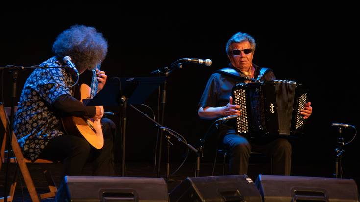 Europako eta Amerika Latinoko doinuen barrena bidaia