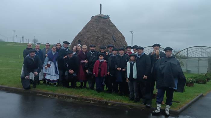 Herritik baserrietara eraman dituzte Eguberri doinuak