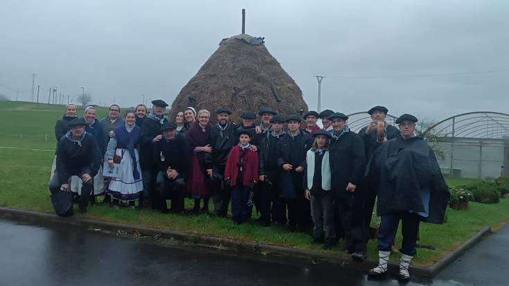 Herritik baserrietara eraman dituzte Eguberri doinuak