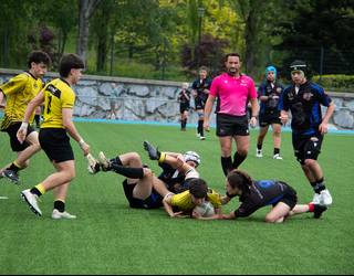 Harrobiko beltzak bikain, Atsobakar kirol gunean