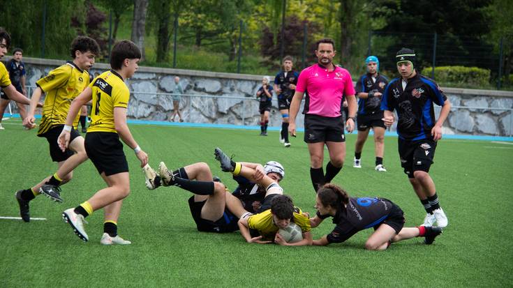 Harrobiko beltzak bikain, Atsobakar kirol gunean