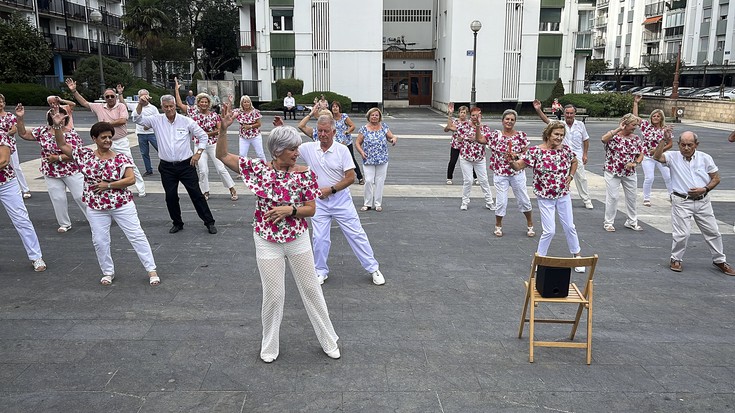 "Egoitzako alaienek" dantza erakustaldi ederra egin dute