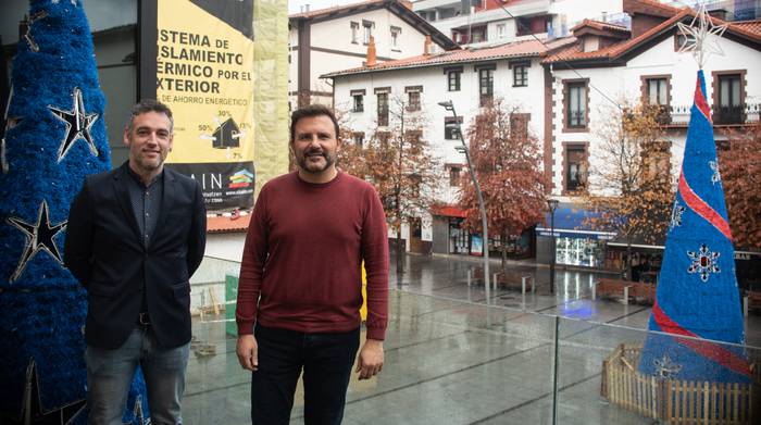 Ostiralean piztuko dituzte Eguberrietako argiak