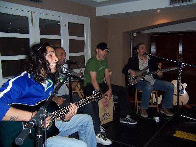 Donostiatik The Billy Jeans, eta Bergaratik Belceblues