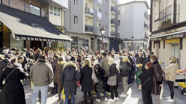 'Santa Ageda' abestu dute Sagardotegi kalean