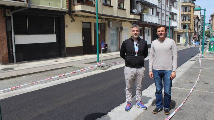 Herriko zenbait gune asfaltatzen ari da udala