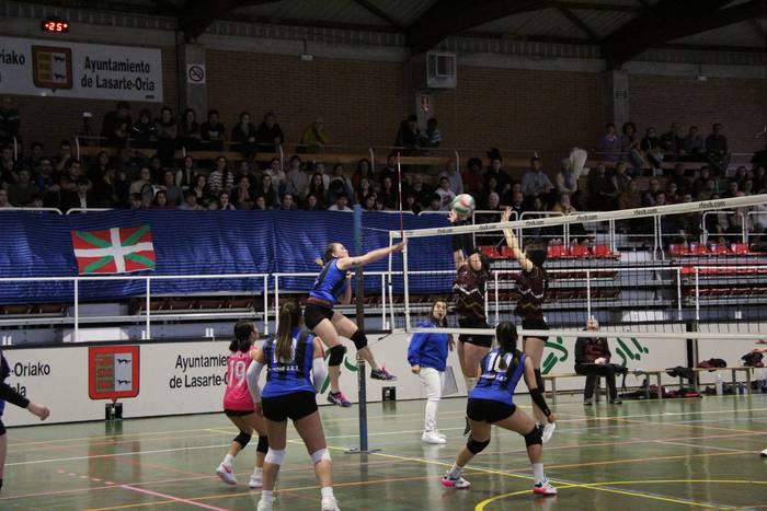 Ostadar Boleibolek bi talde izango ditu aurten Euskal Ligan