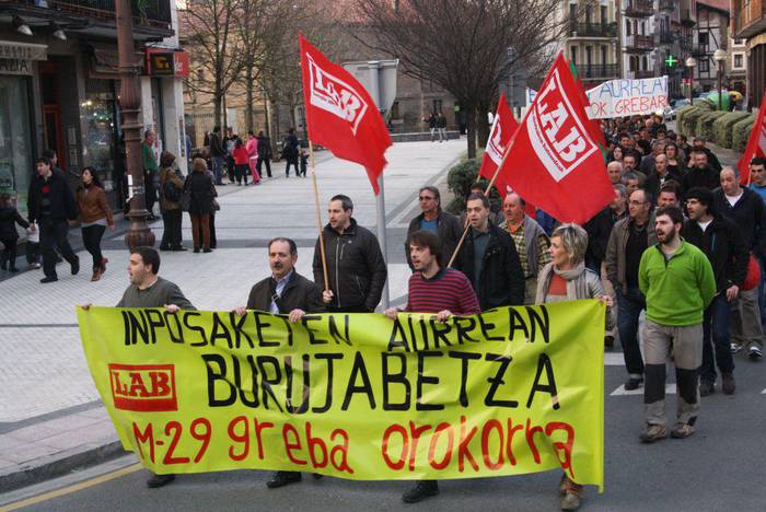 LAB-ek deituta, manifestazio jendetsua Lasarte-Orian
