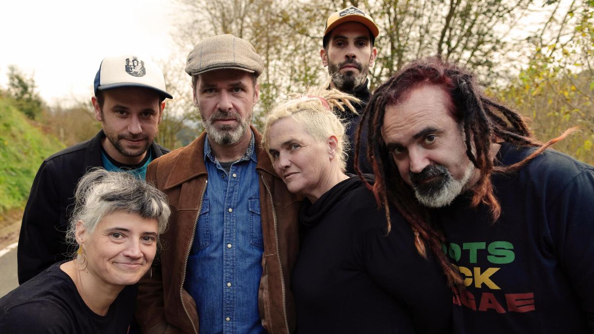 Tirabira reggae taldeak joko du gaur Jalgi kafe antzokian