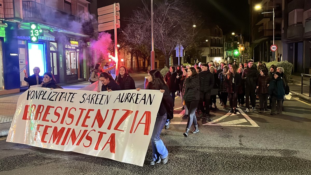 Dei ozena egin dute feministek: "Ez dago erdibiderik; lerratu zaitezte"