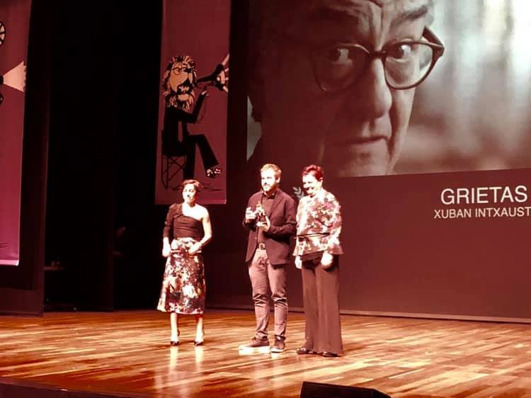 'Grietas' dokumentala, Leonen saritua