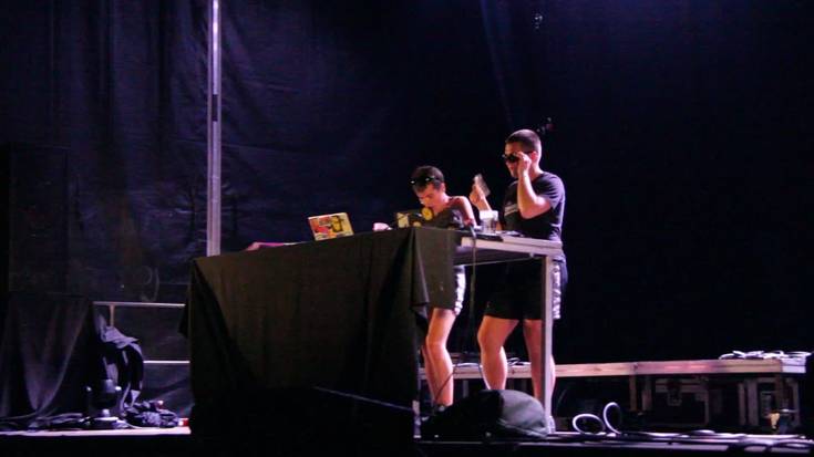 DJ Fifi ta Fefak dantzan jarri dituzte sorginak