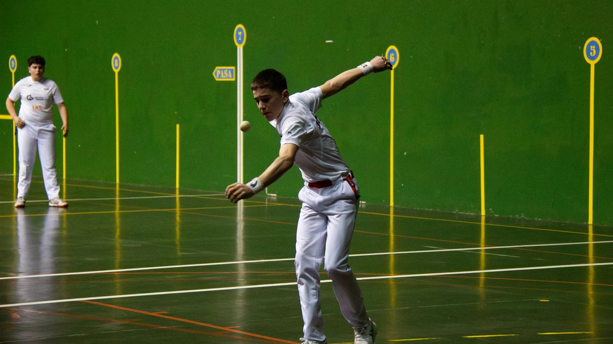 Intzako pilotariak, banakako lehiatan aurrera