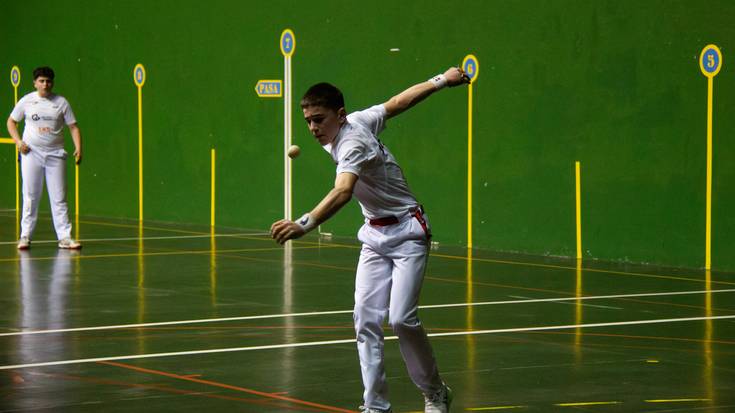 Intzako pilotariak, banakako lehiatan aurrera