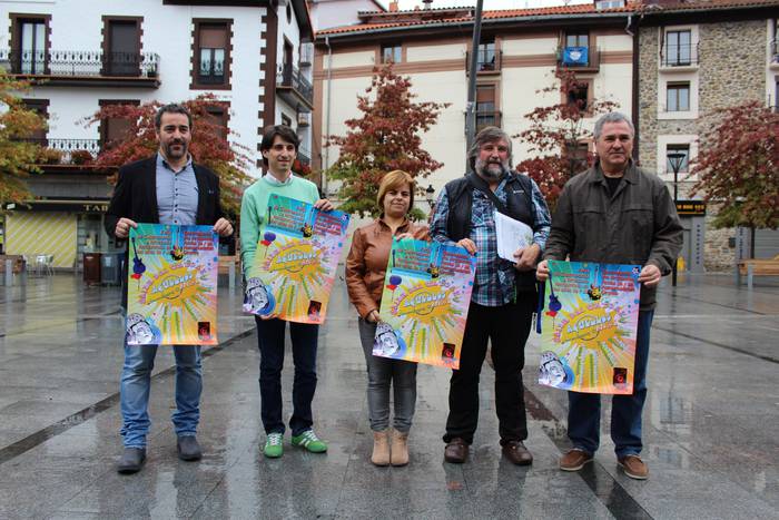‘Hippy azoka’ asteburuan herrian